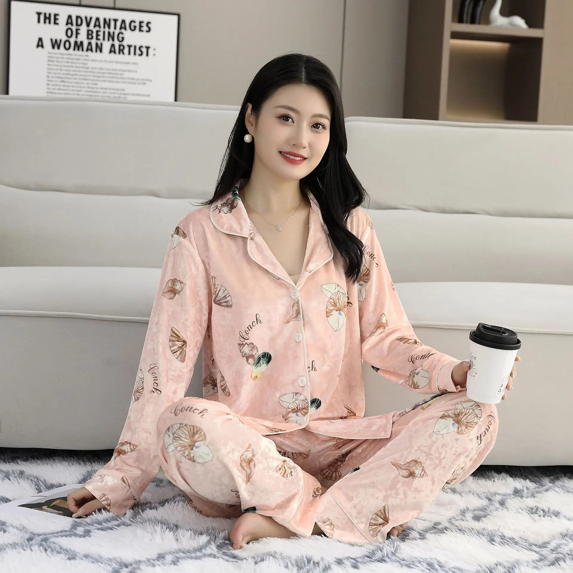 Elegant Women Pajamas 2-Piece Set long sleeved pants Print Velvet Pajamas Homewear Ladies Pajamas Women Sleepwear