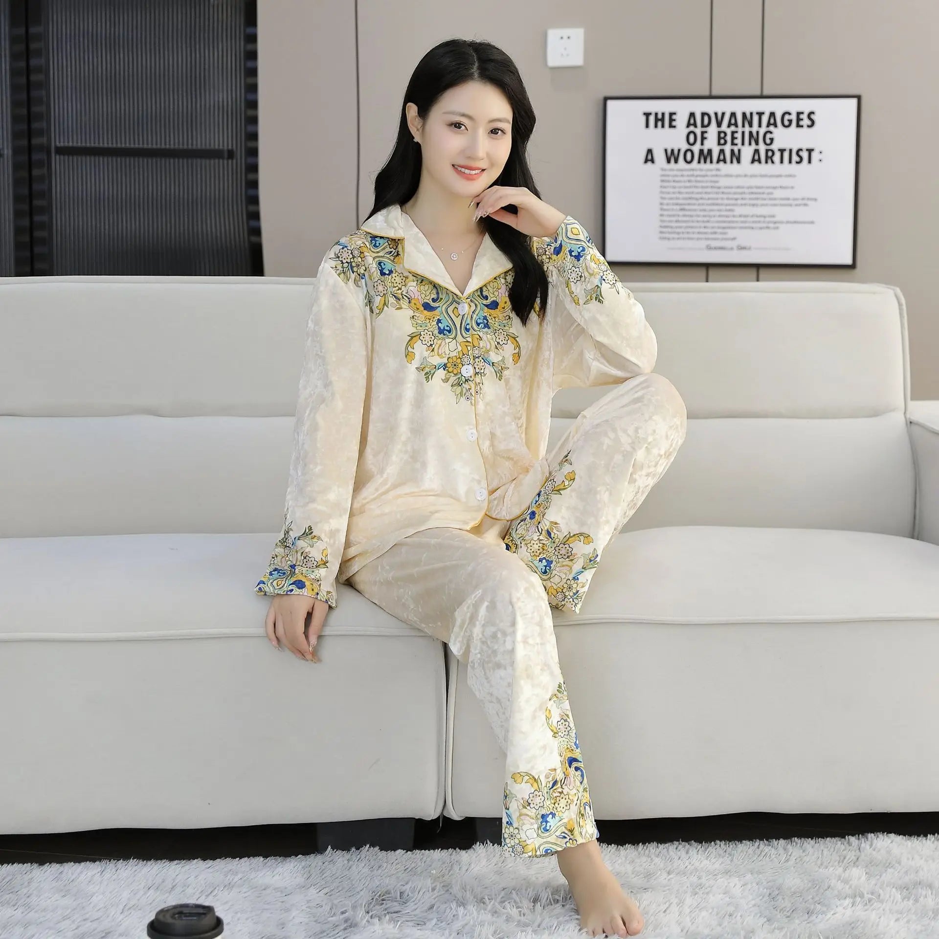 Elegant Women Pajamas 2-Piece Set long sleeved pants Print Velvet Pajamas Homewear Ladies Pajamas Women Sleepwear