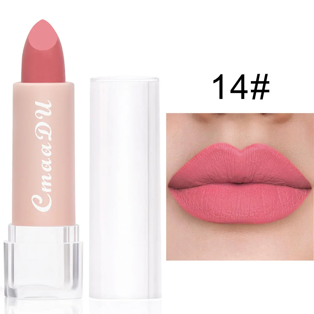 أحمر الشفاه السائل من CmaaDu 15Color Pro يقدم تغطية غنية ومطفأة مع ملمس ناعم وخفيف بفضل تركيبته التي تحتوي على زيت خفيف.