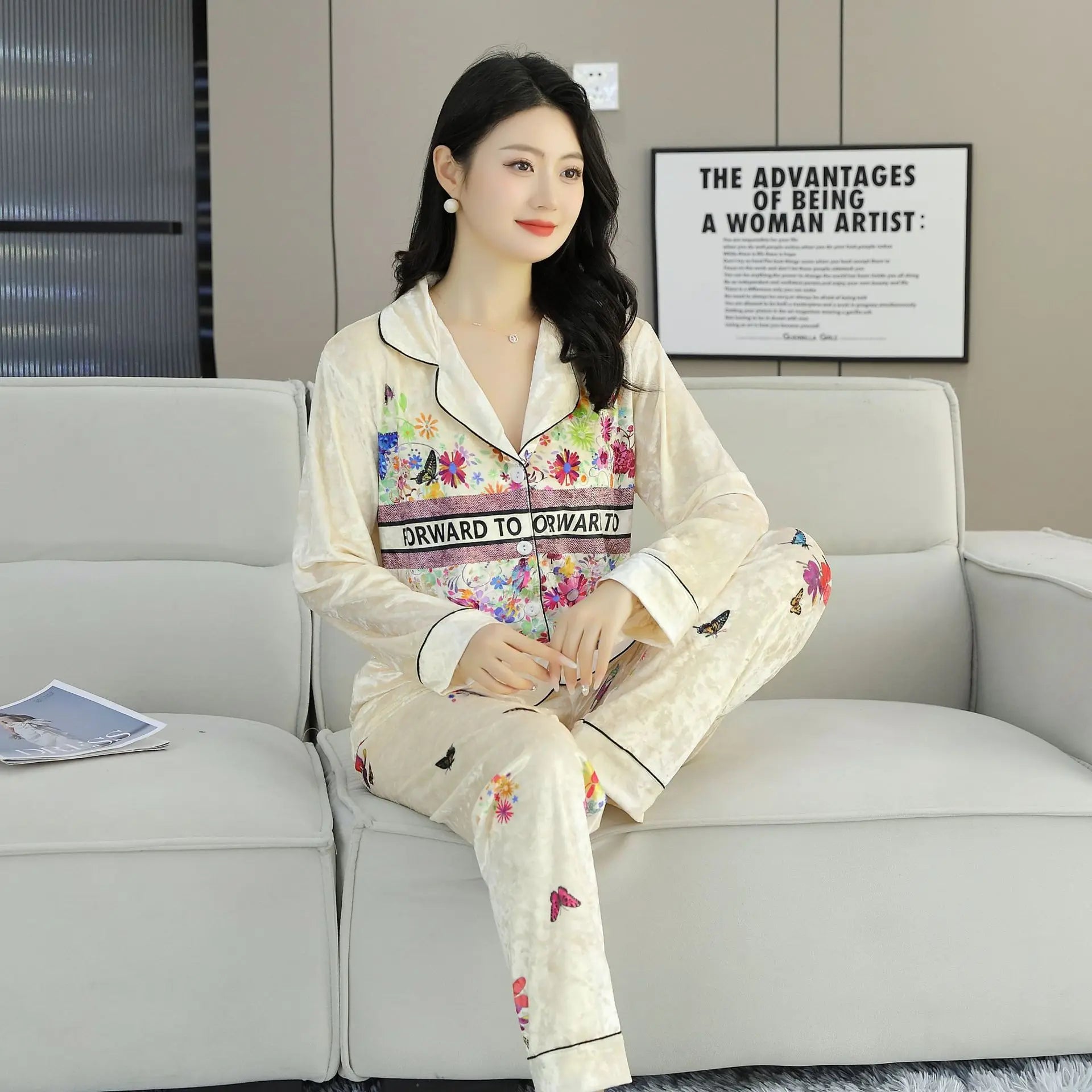 Elegant Women Pajamas 2-Piece Set long sleeved pants Print Velvet Pajamas Homewear Ladies Pajamas Women Sleepwear