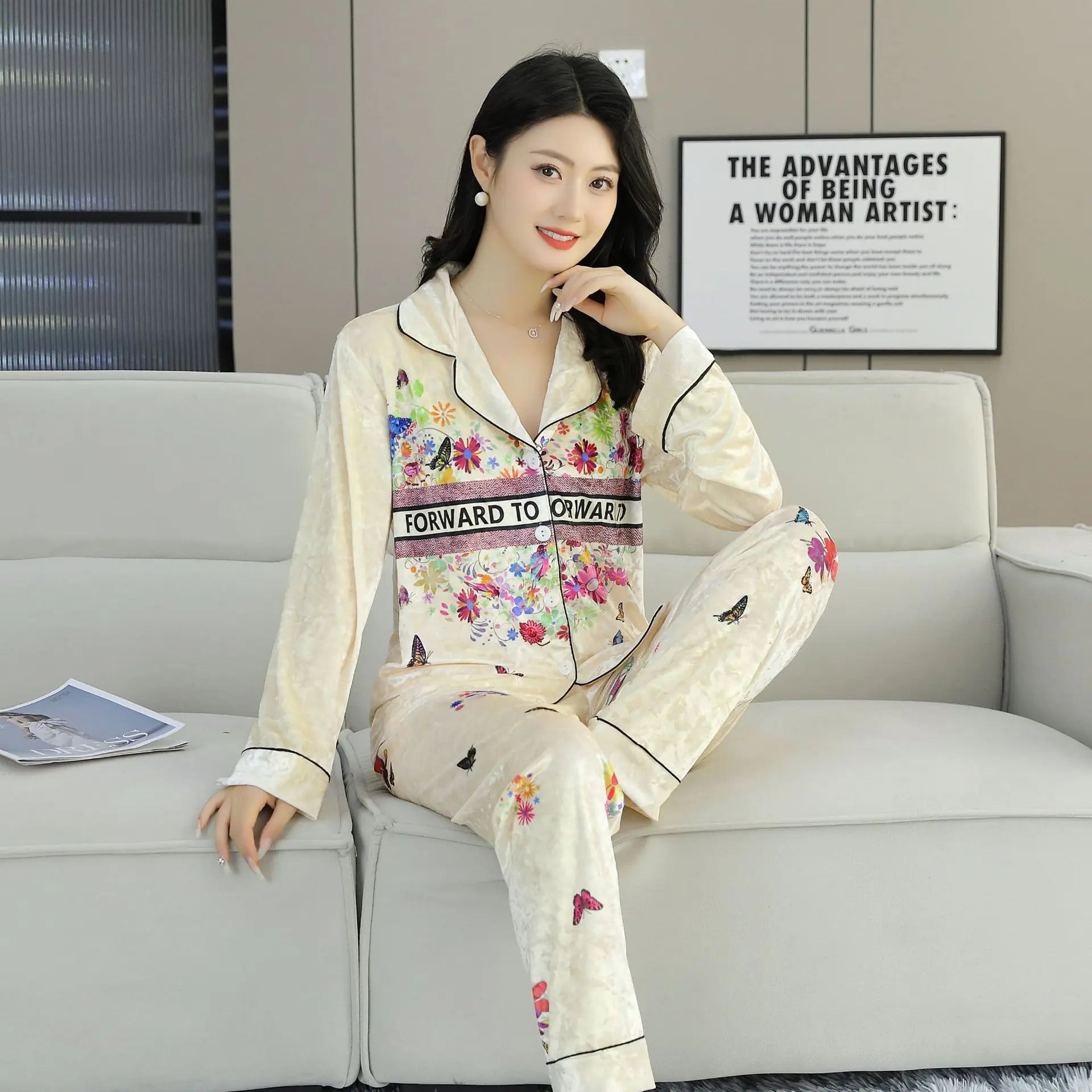 Elegant Women Pajamas 2-Piece Set long sleeved pants Print Velvet Pajamas Homewear Ladies Pajamas Women Sleepwear