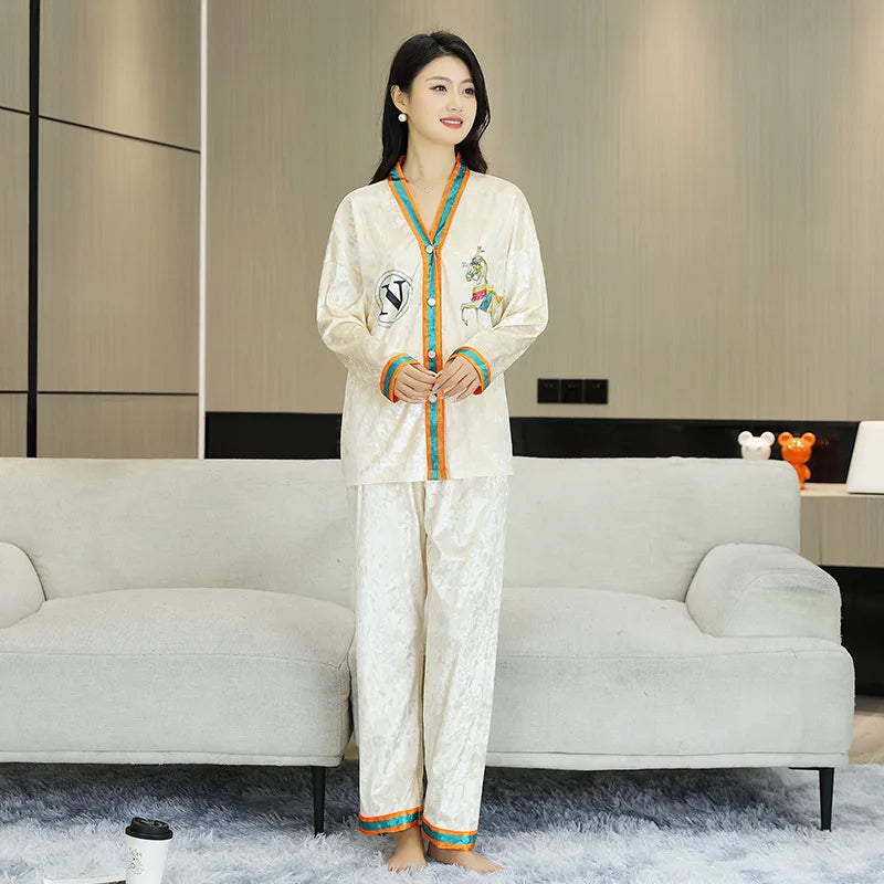 Elegant Women Pajamas 2-Piece Set long sleeved pants Print Velvet Pajamas Homewear Ladies Pajamas Women Sleepwear