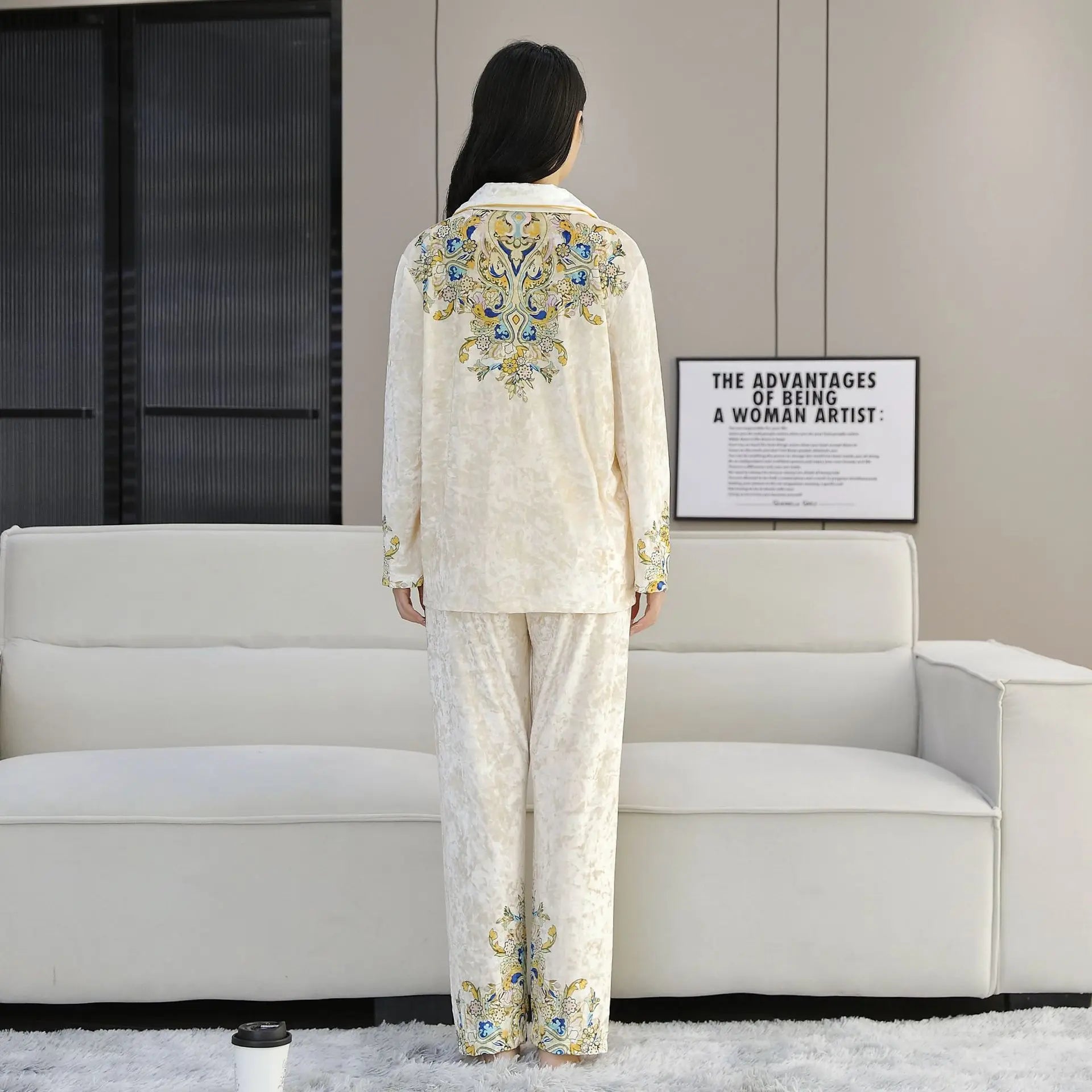 Elegant Women Pajamas 2-Piece Set long sleeved pants Print Velvet Pajamas Homewear Ladies Pajamas Women Sleepwear