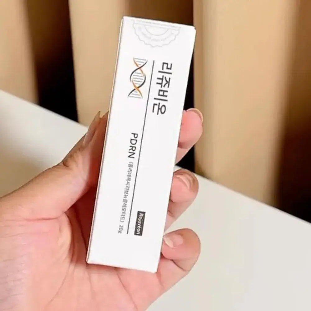 المعروف بدعمه لتجدد البشرةPDRN (Salmon DNA)امنحي بشرتك عناية مكثفة تعيد لها النضارة والمرونة مع كريم غني بمكوين
