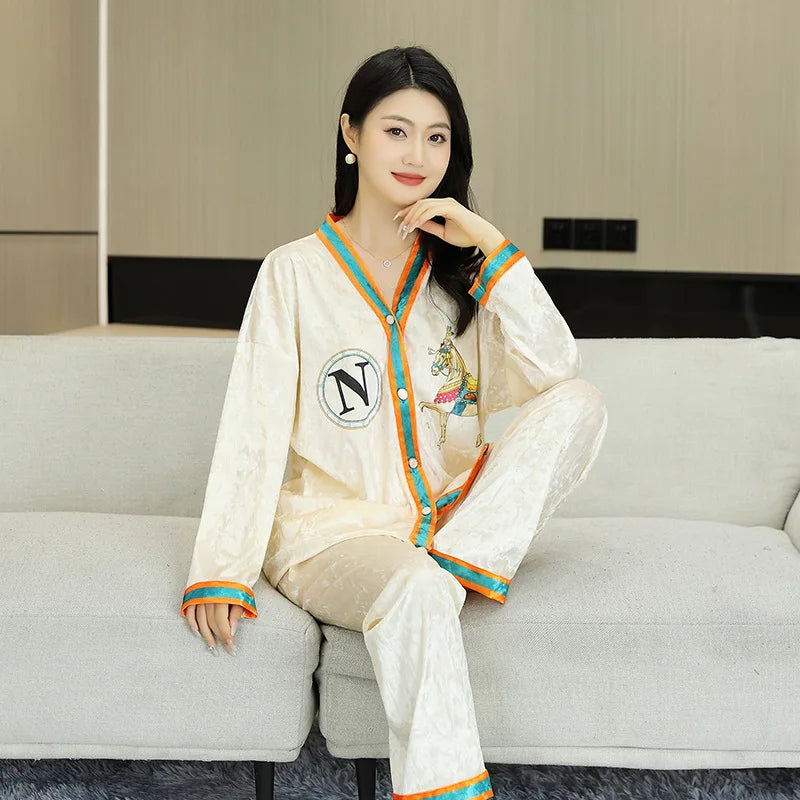 Elegant Women Pajamas 2-Piece Set long sleeved pants Print Velvet Pajamas Homewear Ladies Pajamas Women Sleepwear