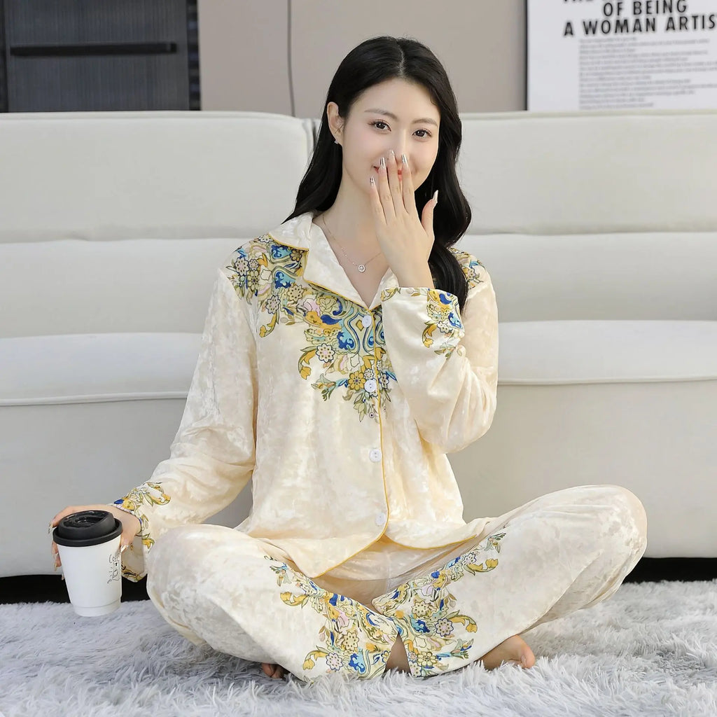 Elegant Women Pajamas 2-Piece Set long sleeved pants Print Velvet Pajamas Homewear Ladies Pajamas Women Sleepwear
