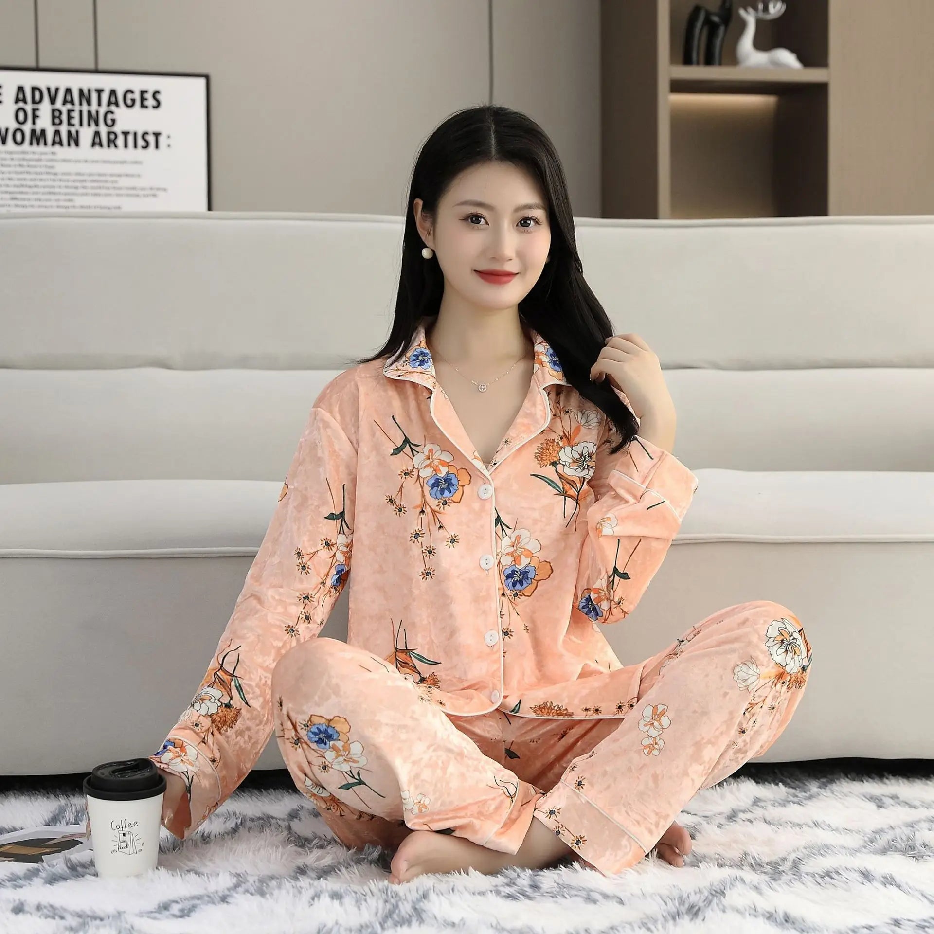 Elegant Women Pajamas 2-Piece Set long sleeved pants Print Velvet Pajamas Homewear Ladies Pajamas Women Sleepwear