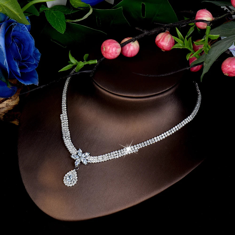 New Gentle Light Luxury Set Sparkle Necklace Earrings Bracelet Women's Dress Decorative Jewelry Wedding Ball Bridal Gift M-868