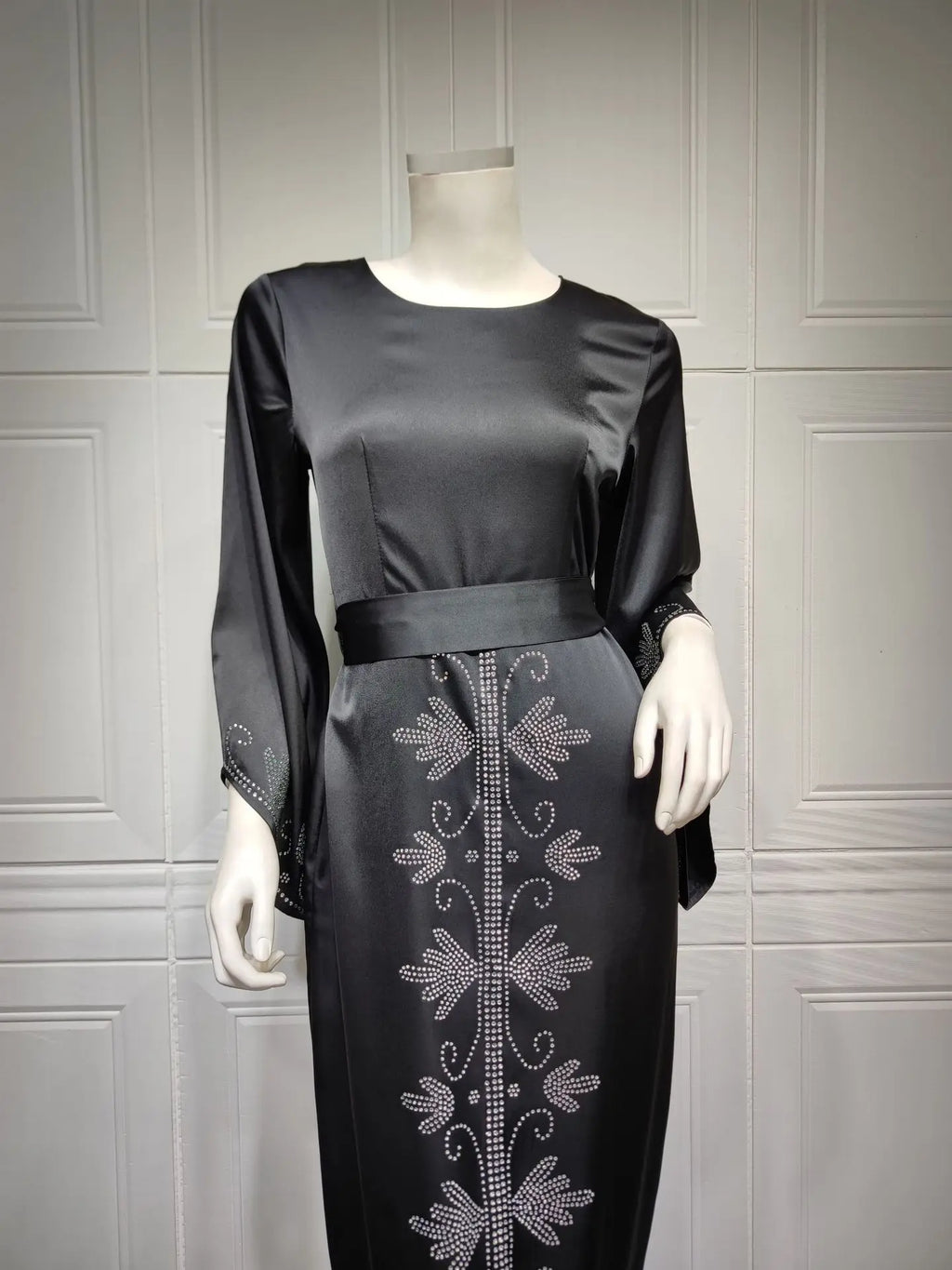 Elegant Satin Evening Gown Muslim Dress Women Abaya Long Sleeve Turkish Dresses Stylish Diamond Women Maxi Dress Dubai Kaftan
