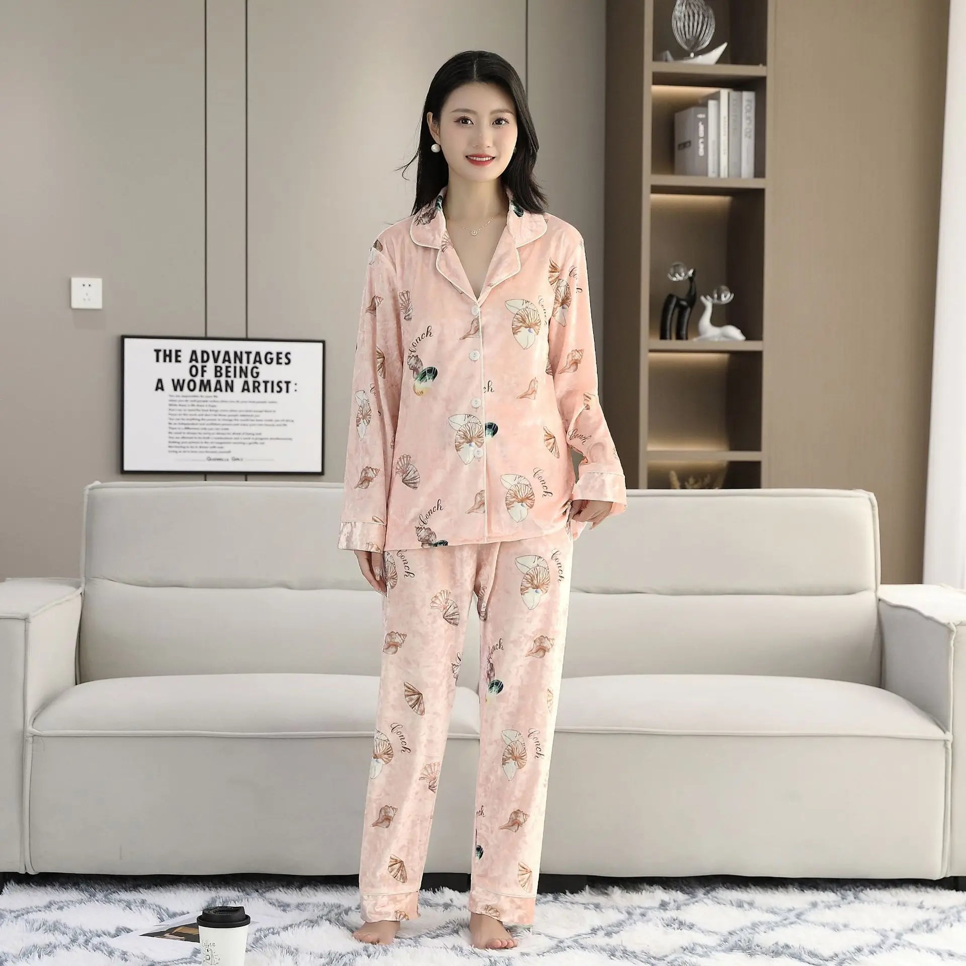 Elegant Women Pajamas 2-Piece Set long sleeved pants Print Velvet Pajamas Homewear Ladies Pajamas Women Sleepwear