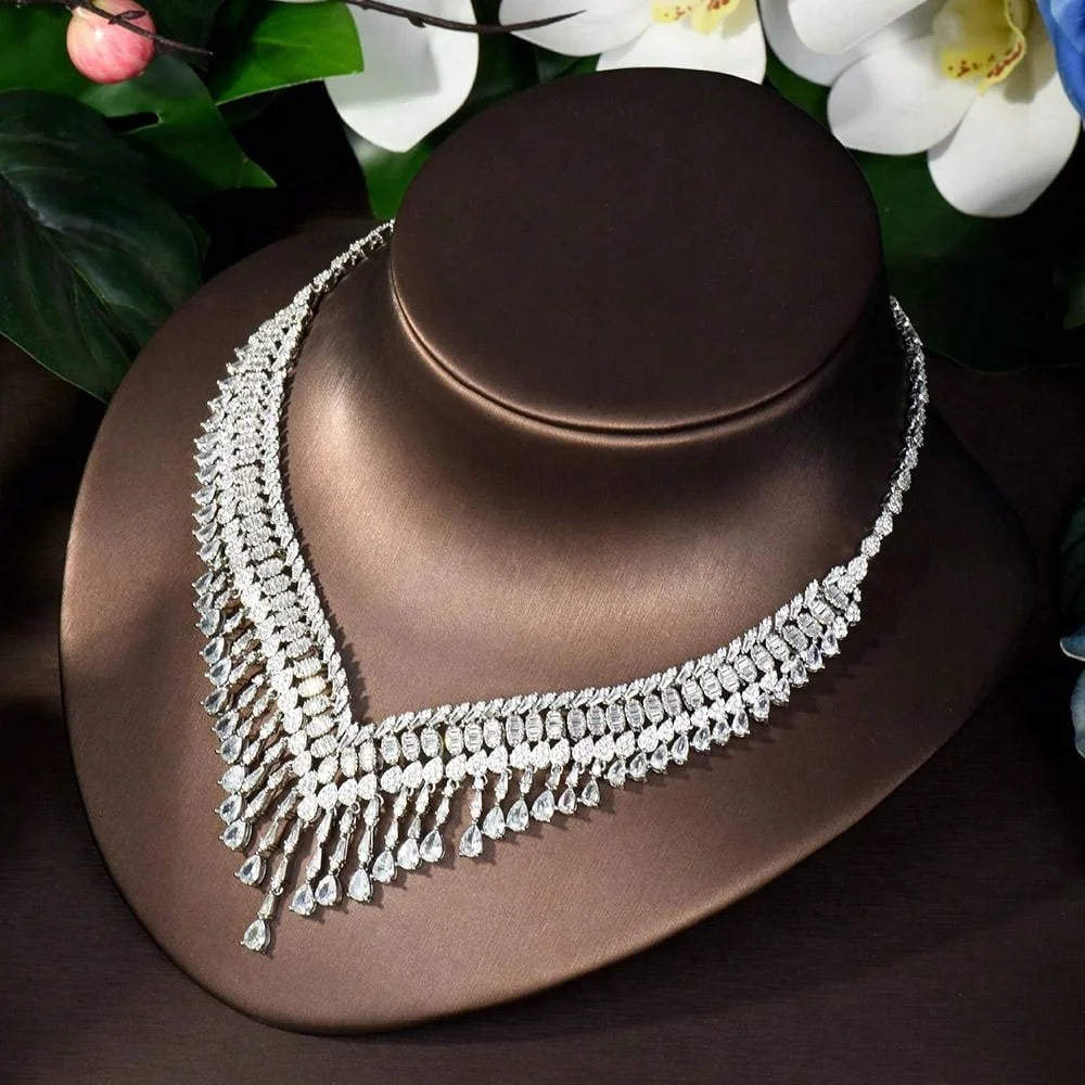 Classico lusso Glamour Senso Gioielli Collana Orecchini Set Vestito Festa Sera Festival Nuziale Matrimonio Donna Accessori Q-32
