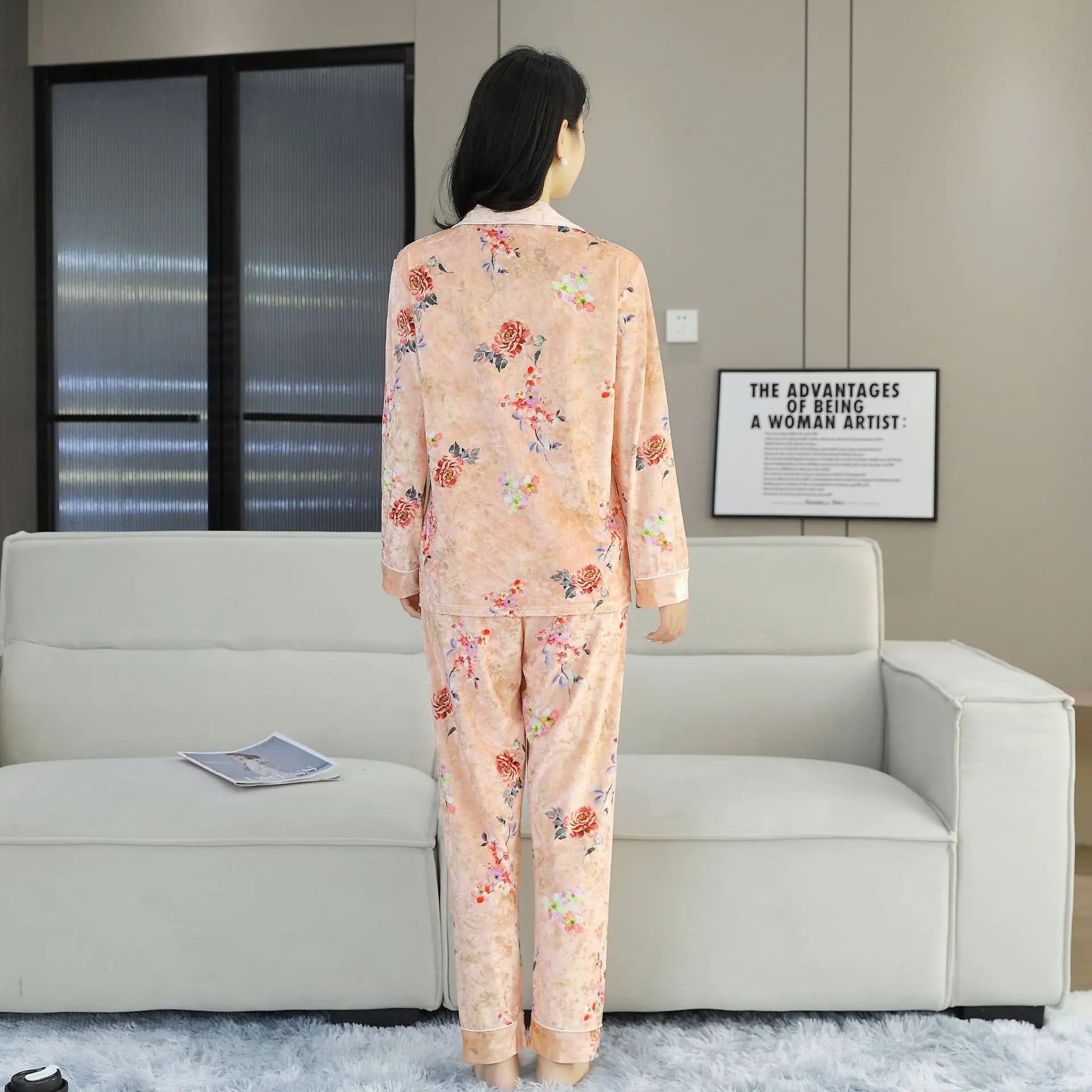 Elegant Women Pajamas 2-Piece Set long sleeved pants Print Velvet Pajamas Homewear Ladies Pajamas Women Sleepwear