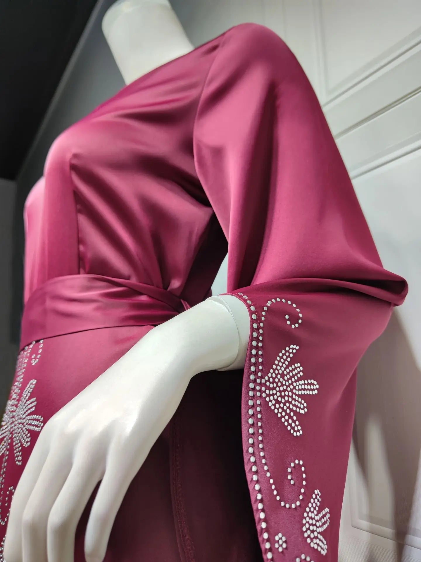 Elegant Satin Evening Gown Muslim Dress Women Abaya Long Sleeve Turkish Dresses Stylish Diamond Women Maxi Dress Dubai Kaftan