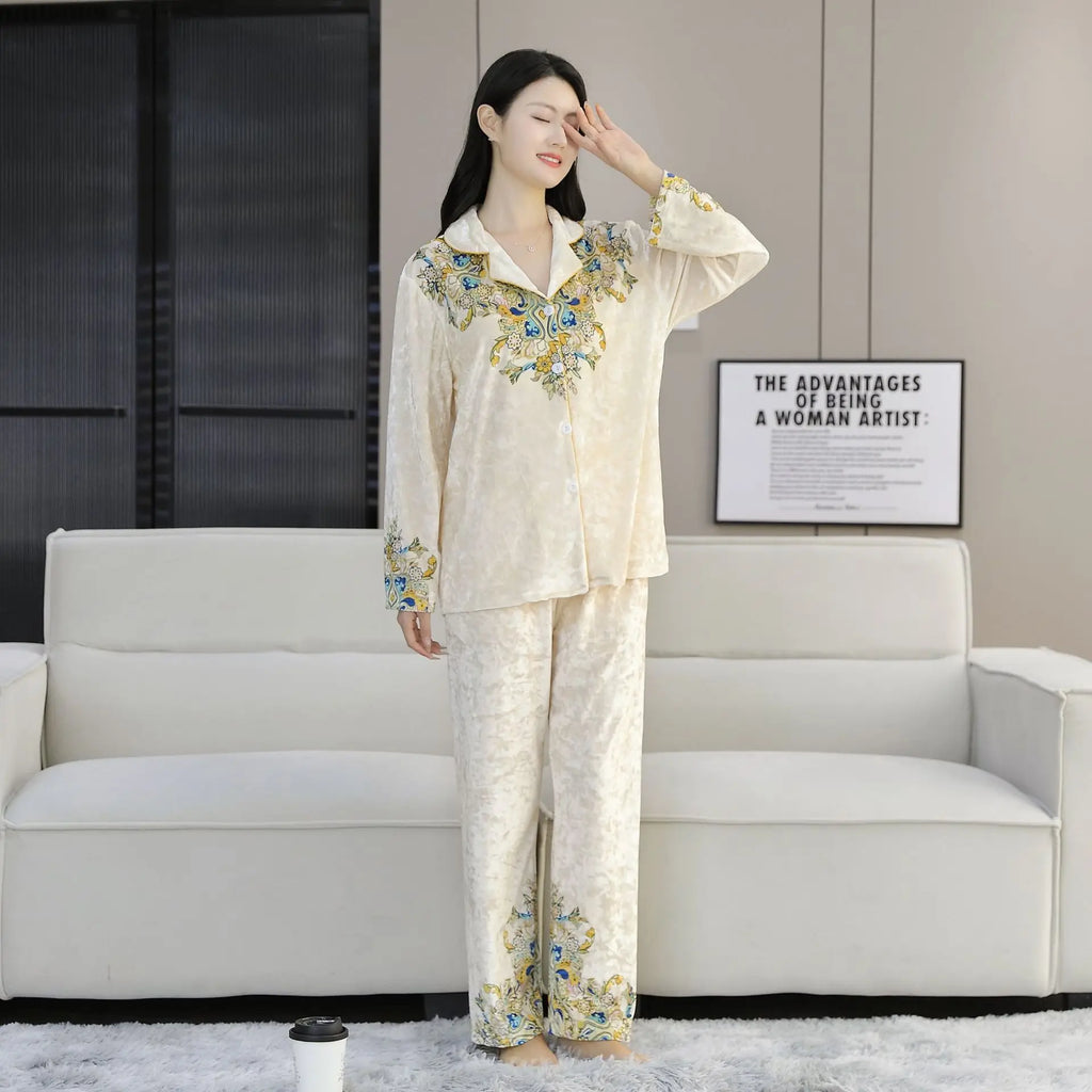 Elegant Women Pajamas 2-Piece Set long sleeved pants Print Velvet Pajamas Homewear Ladies Pajamas Women Sleepwear