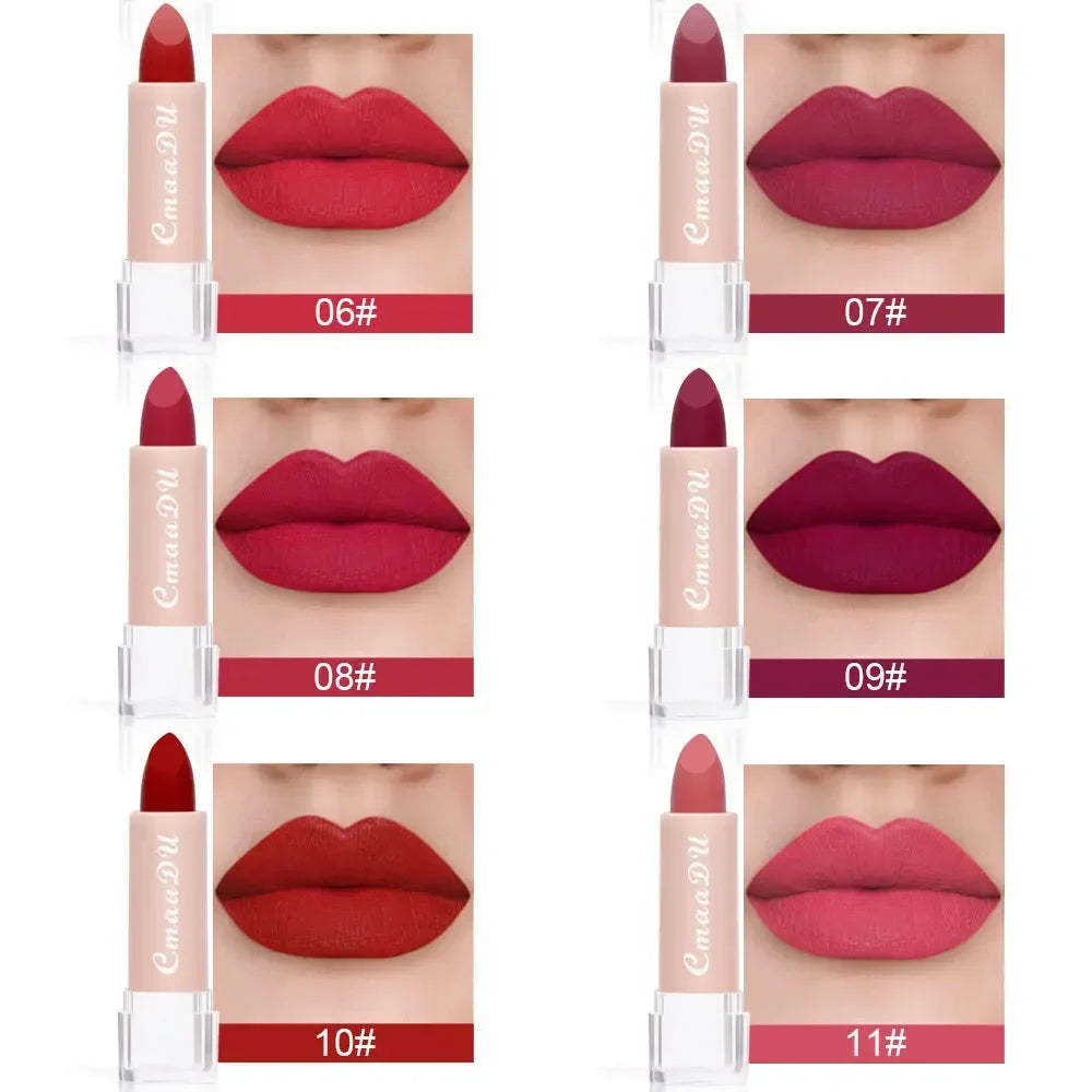أحمر الشفاه السائل من CmaaDu 15Color Pro يقدم تغطية غنية ومطفأة مع ملمس ناعم وخفيف بفضل تركيبته التي تحتوي على زيت خفيف.